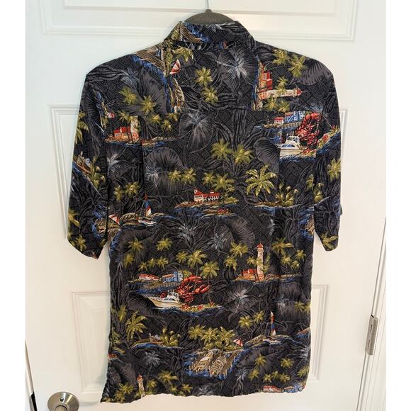 Batik Bay Hawaiian Shirt Small Black Island Print Rayon Button Down - Picture 2 of 5